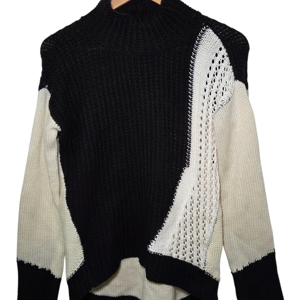 ONE A Chunky Knit Colorblock Sweater Black Cream Mock Neck Pullover Size M
